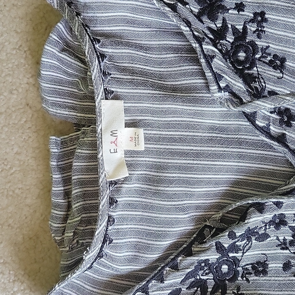 Shirt - Picture 4 of 4